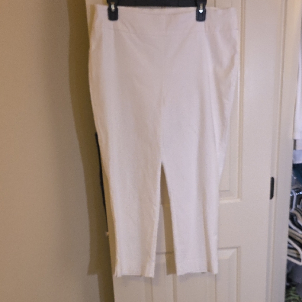 Chico's So Slimming White Crop Pants